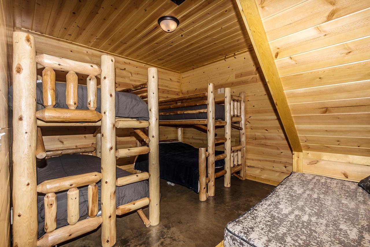 Hocking Hills Cabins & Resort Foxfire Logan Dış mekan fotoğraf