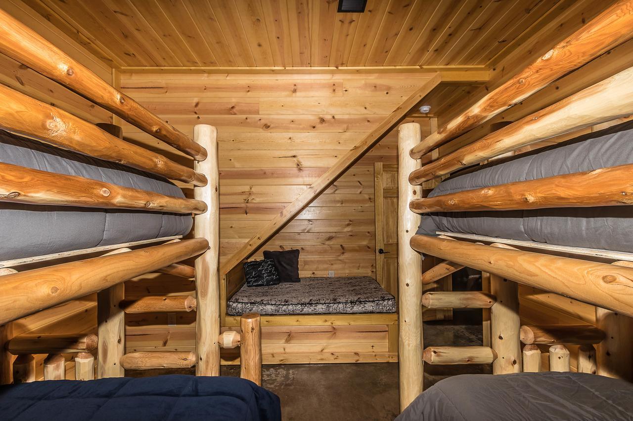 Hocking Hills Cabins & Resort Foxfire Logan Dış mekan fotoğraf